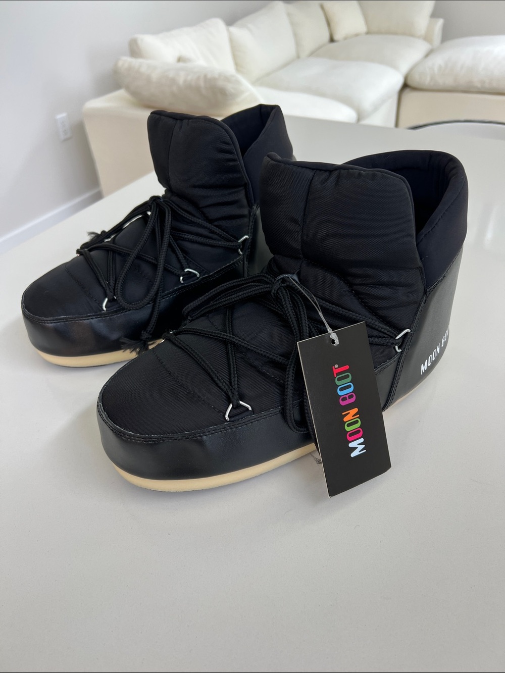 NEW with tag MOON BOOT pump nylon black and white size 10 / 10.5